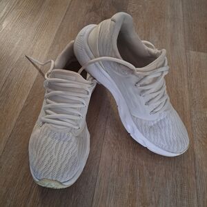 Under Armour Charged Vantage Running Shoes Athletic Athleisure Women's Size 10